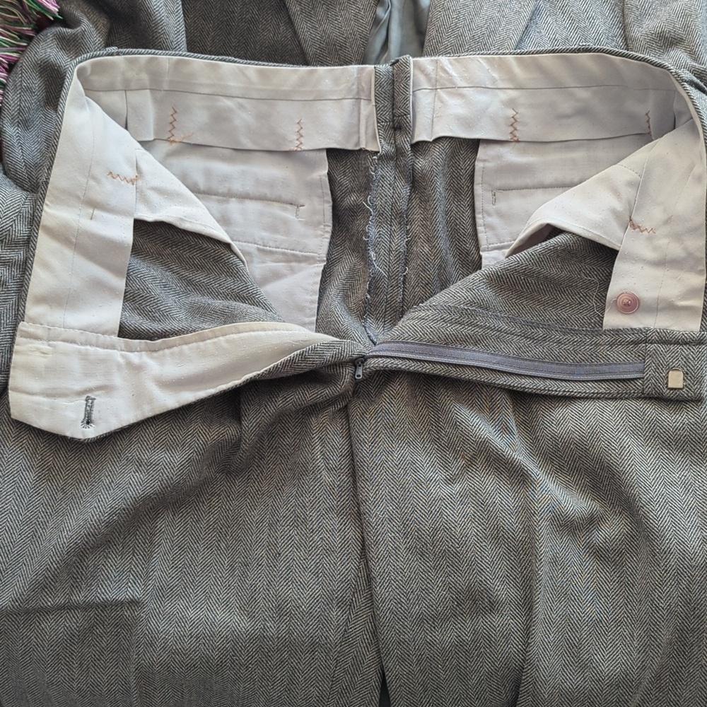 Mens 2 Pc Herringbone Suit - Picture 10 of 15